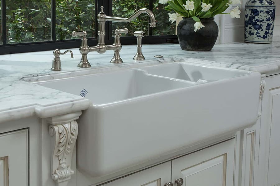 Kitchen fixtures sink